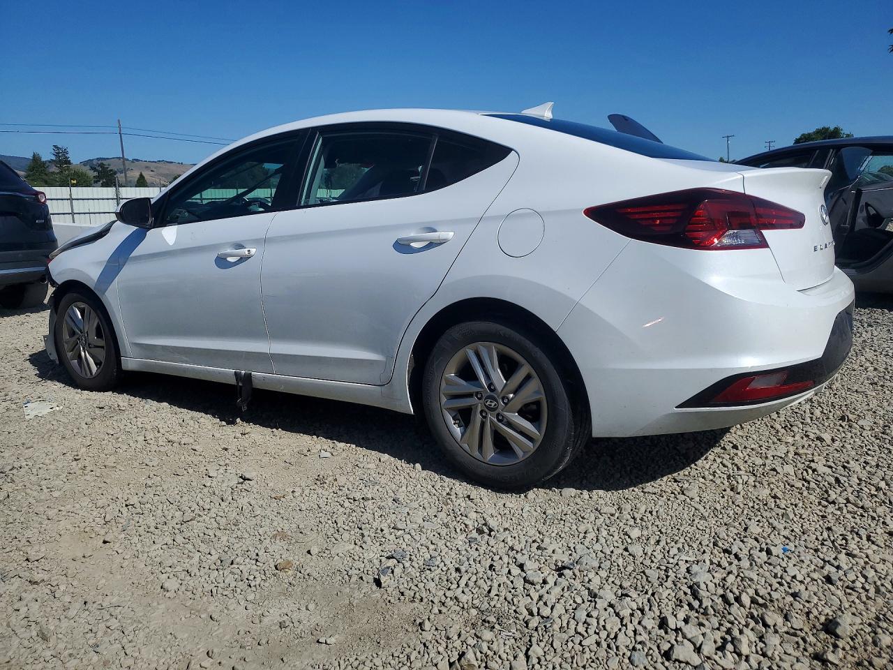 Hyundai ELANTRA Sel