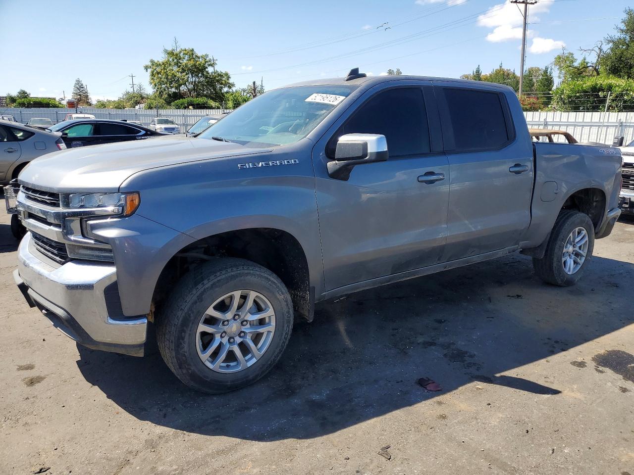 Salvage Chevrolet Silverado Image