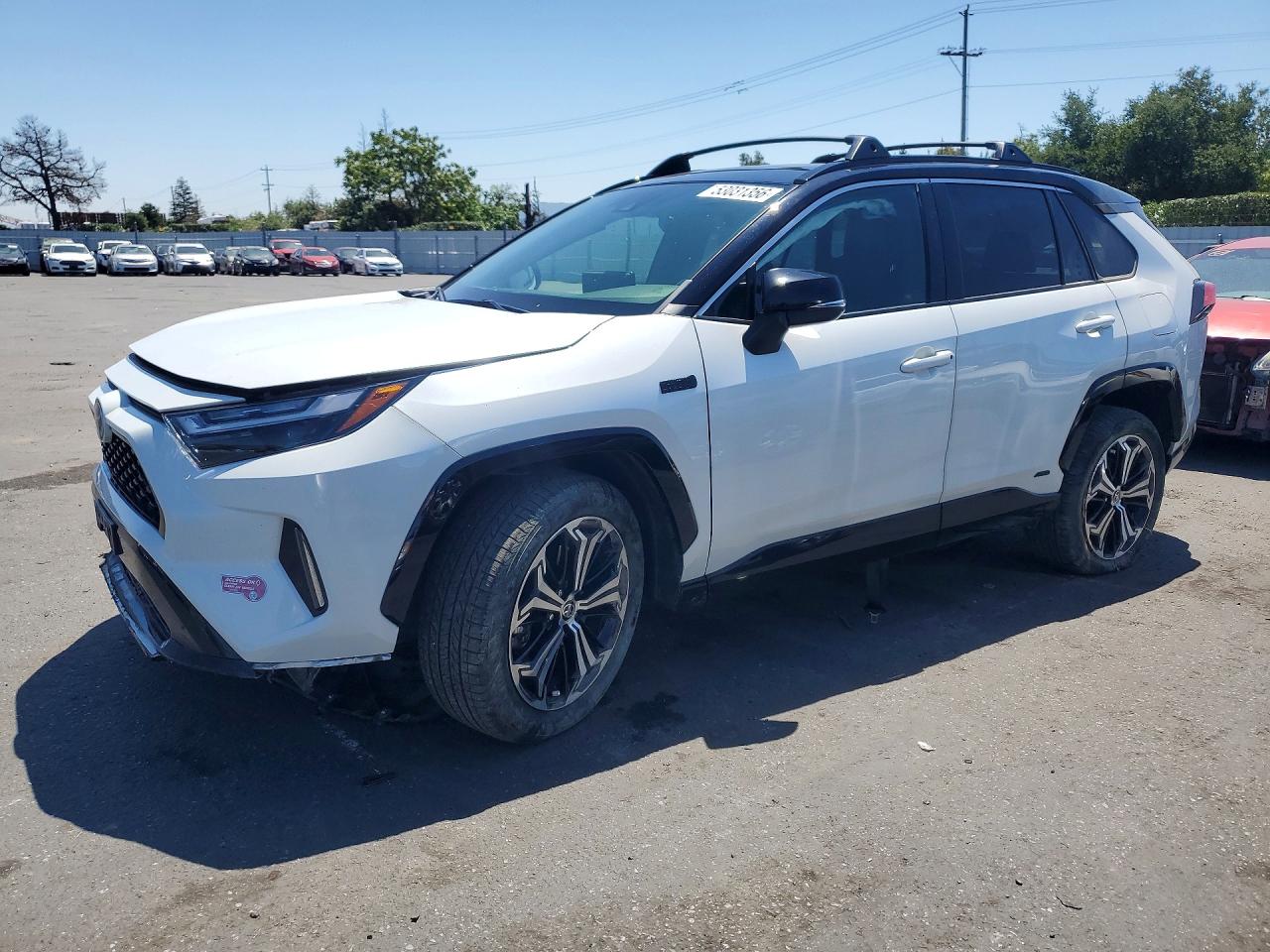 Salvage Toyota RAV4 Image