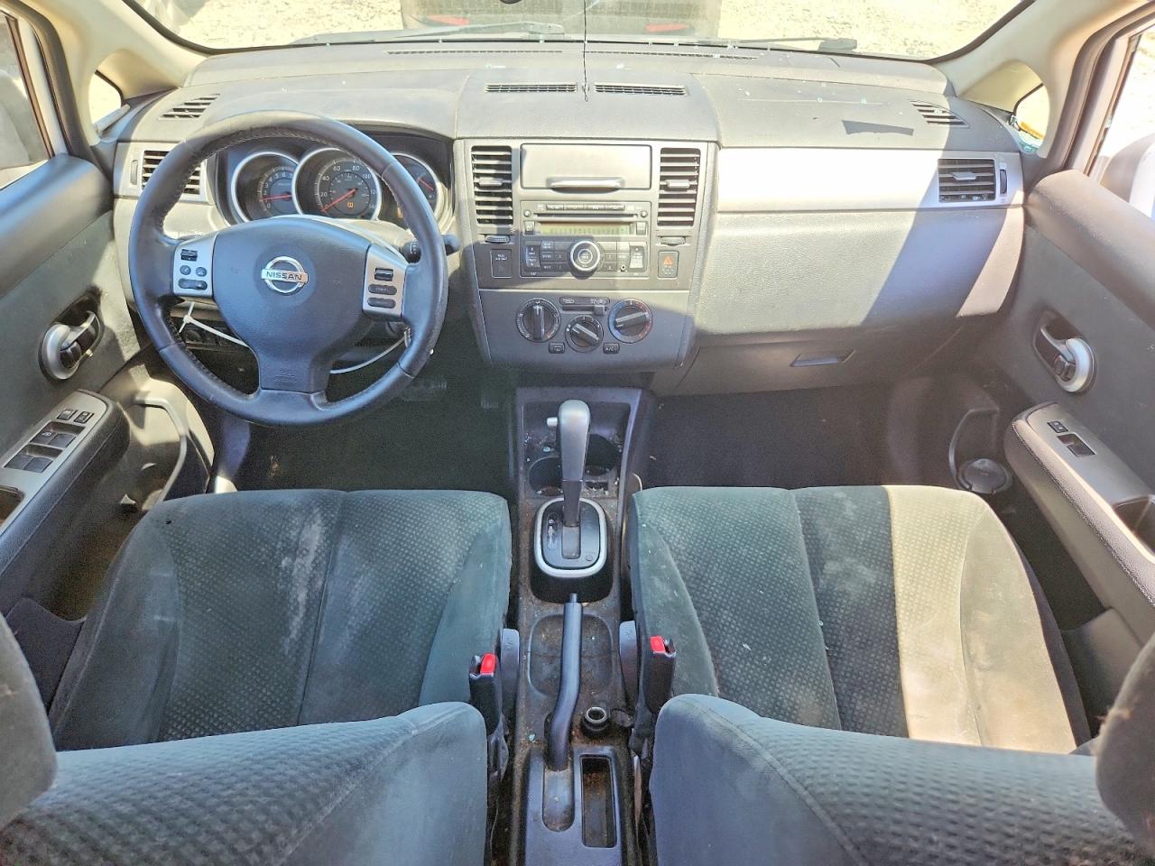Nissan Versa 1.8 S