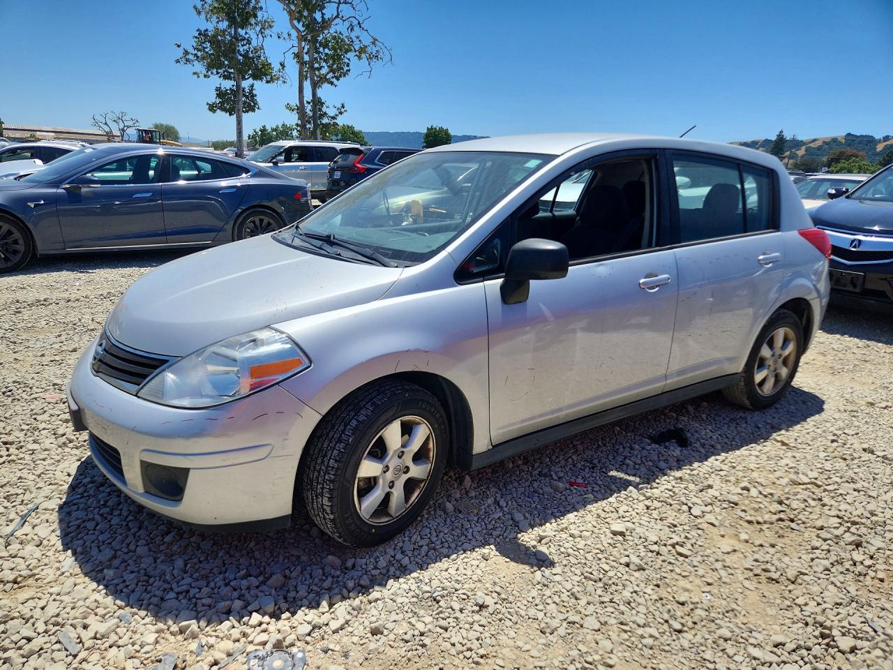 Salvage Nissan Versa Image