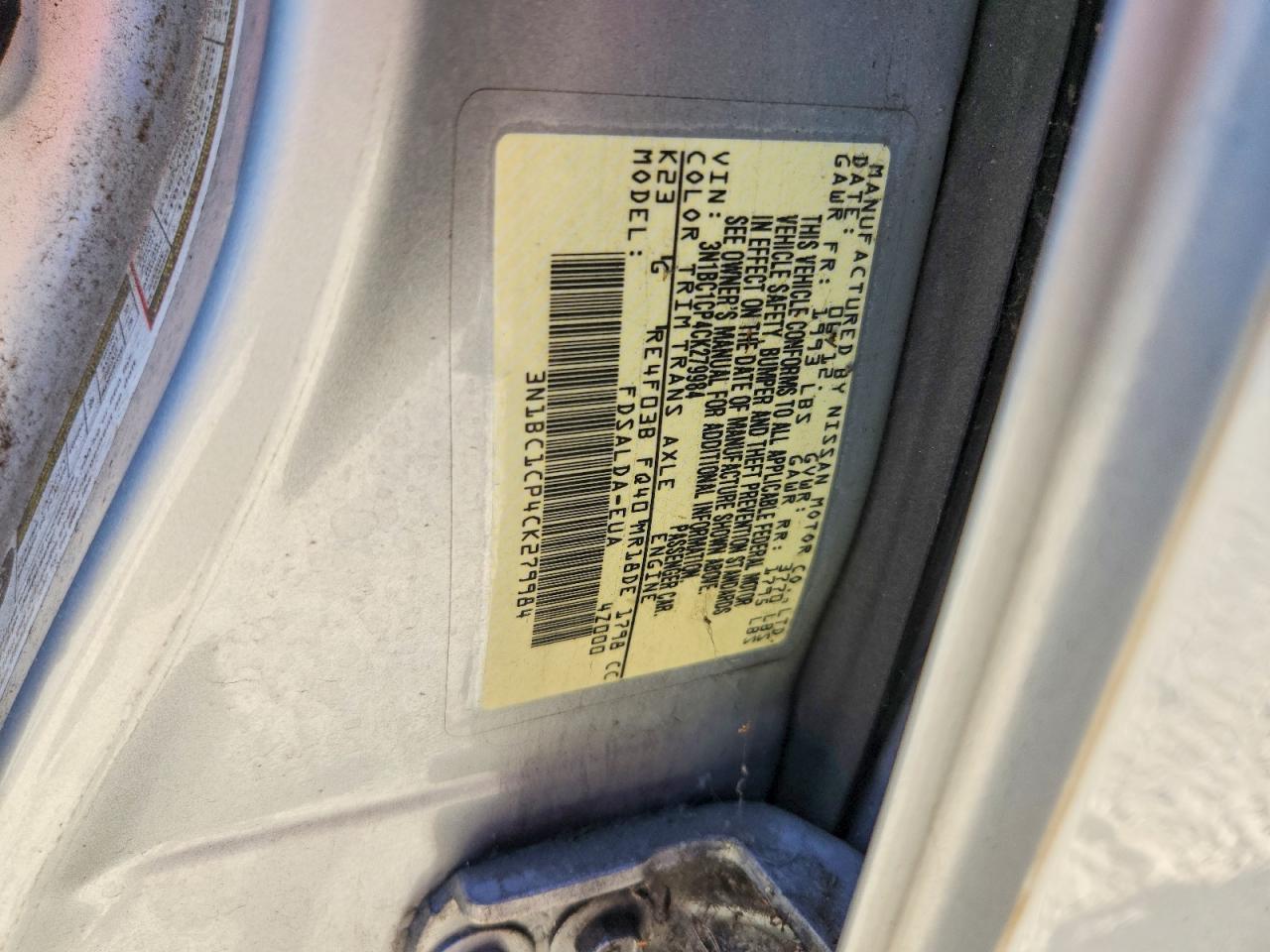 Nissan Versa 1.8 S