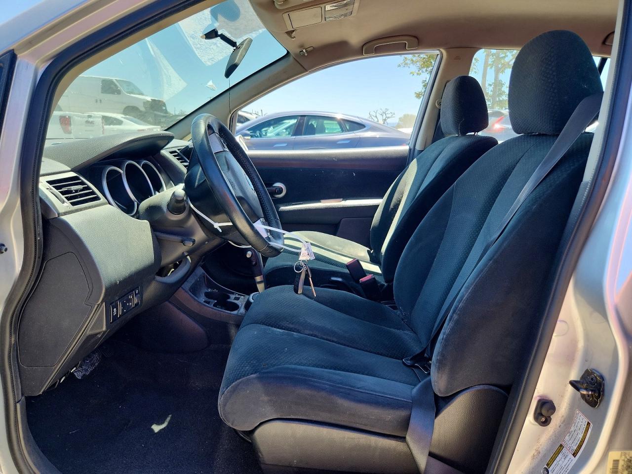 Nissan Versa 1.8 S