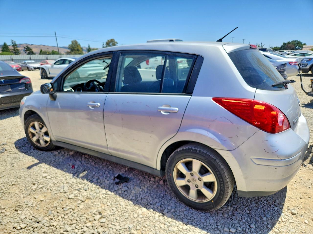 Nissan Versa 1.8 S