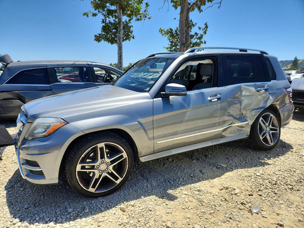 Salvage Mercedes-Benz GLK Image