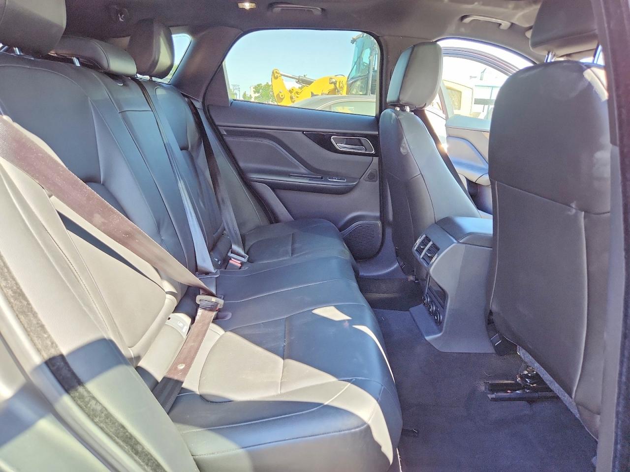 Jaguar F-PACE Premium
