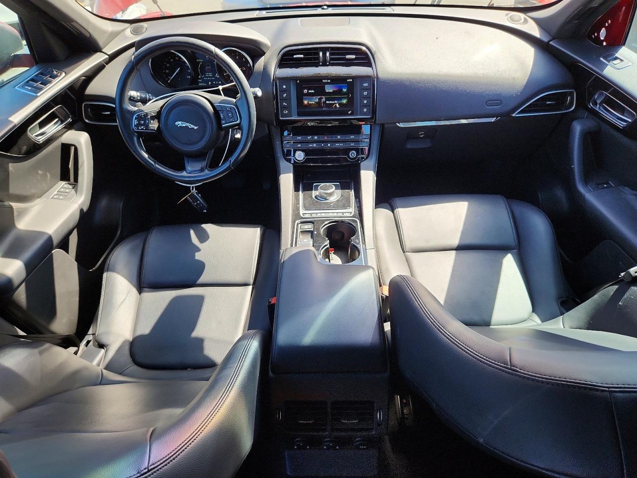 Jaguar F-PACE Premium