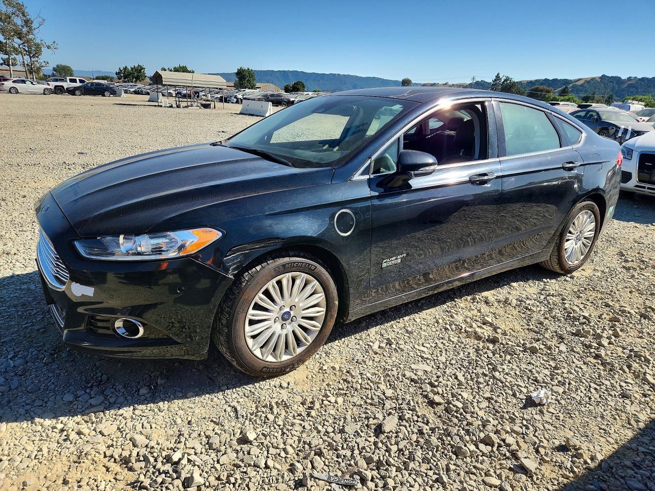 Salvage Ford Fusion Image