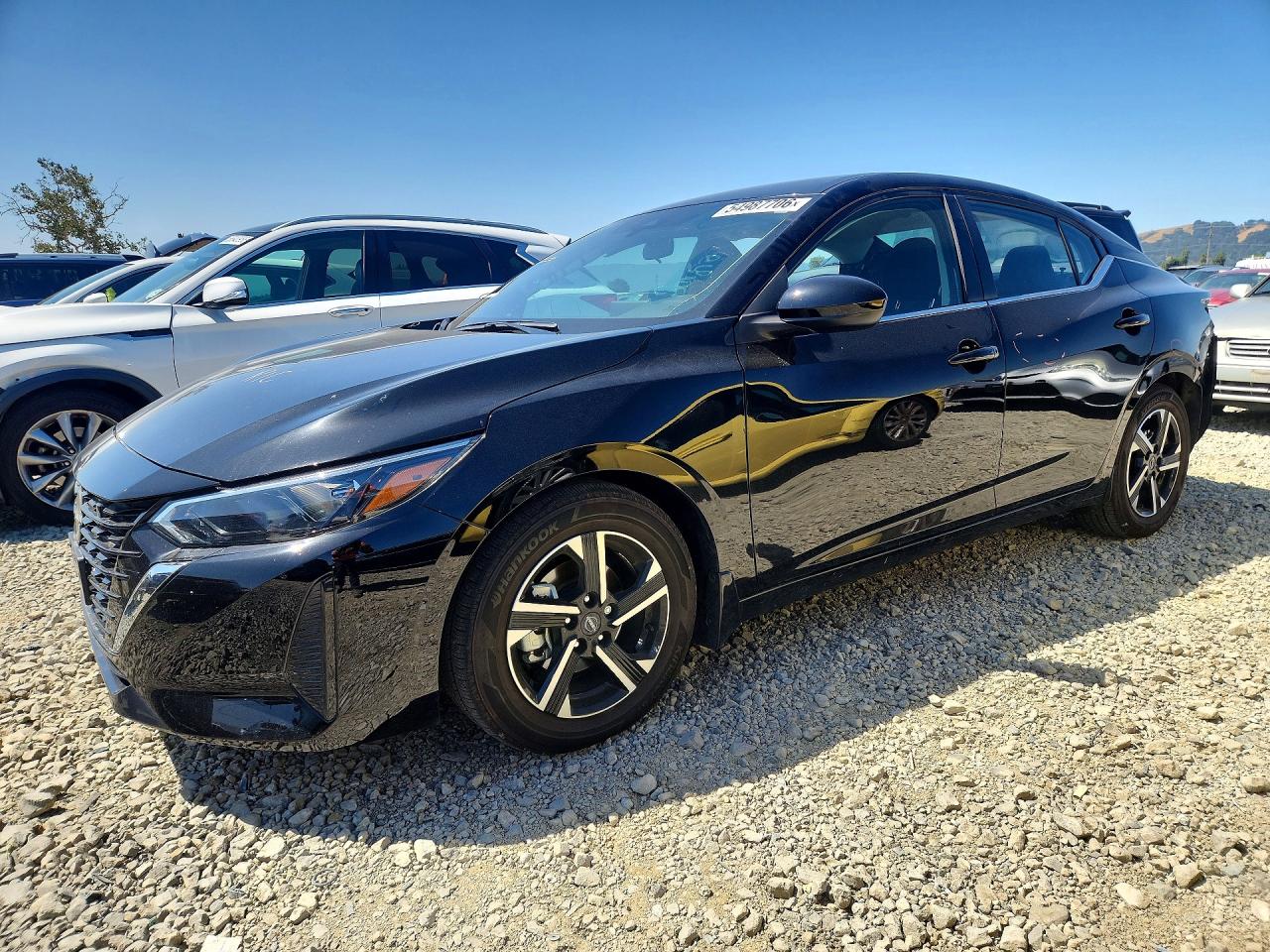 Salvage Nissan Sentra Image