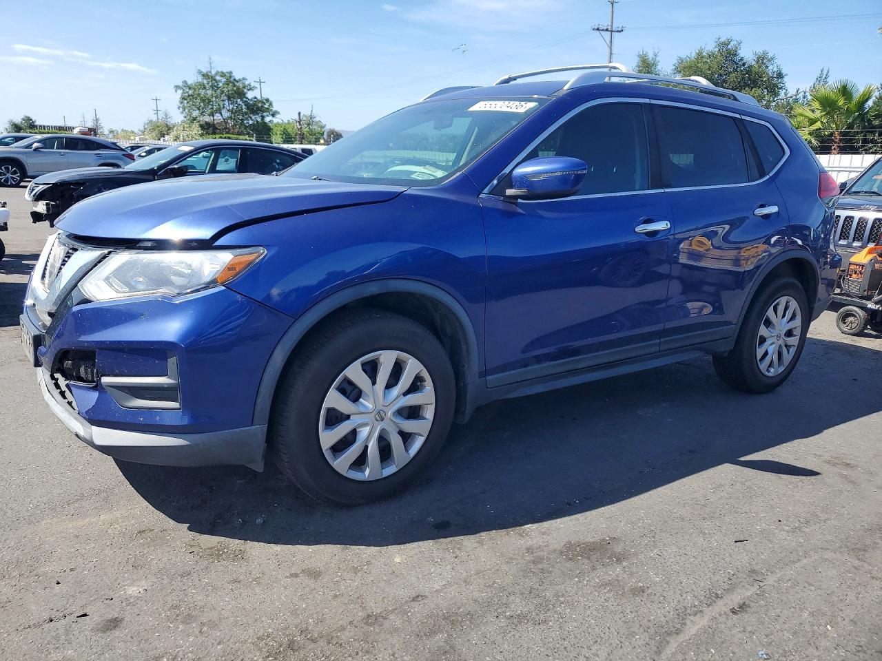 Salvage Nissan Rogue Image