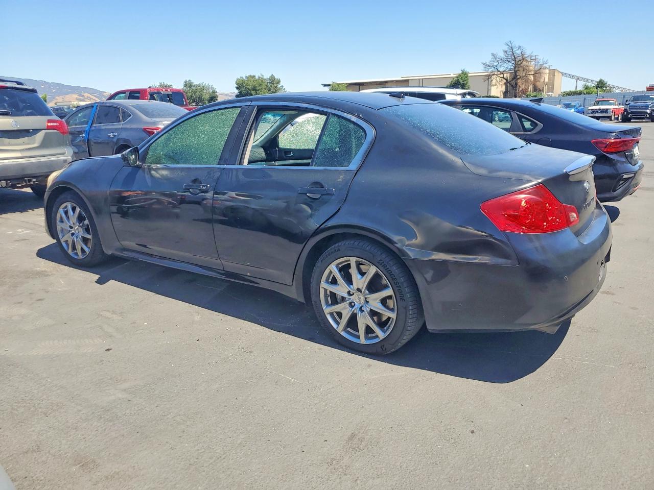 INFINITI G37 Journey
