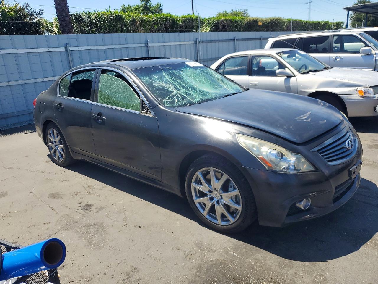 INFINITI G37 Journey