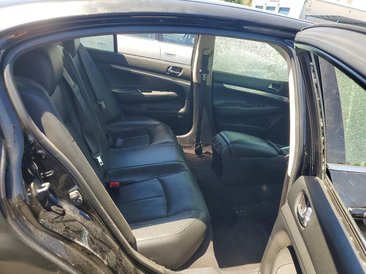 INFINITI G37 Journey