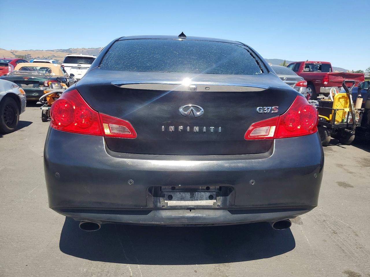 INFINITI G37 Journey