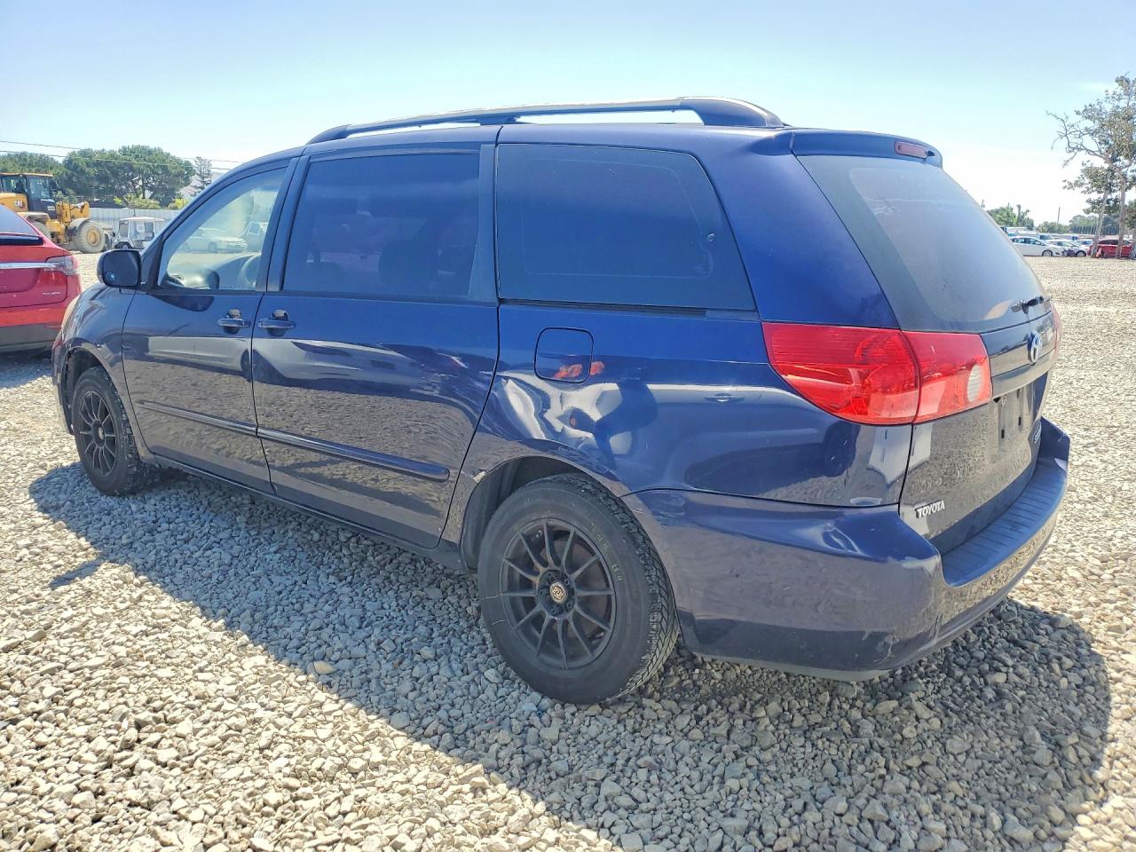 Toyota Sienna Ce 8-passenger