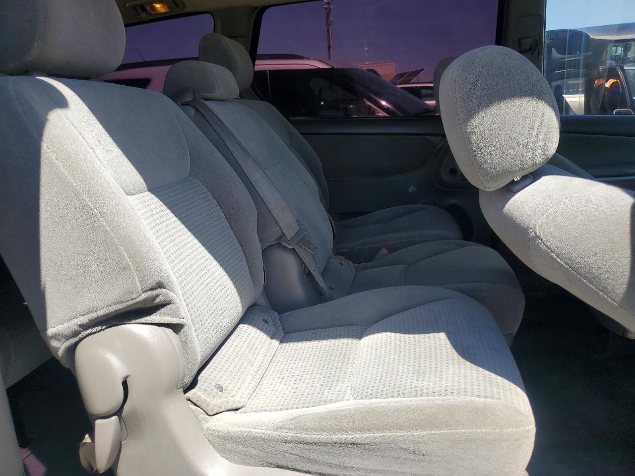 Toyota Sienna Ce 8-passenger