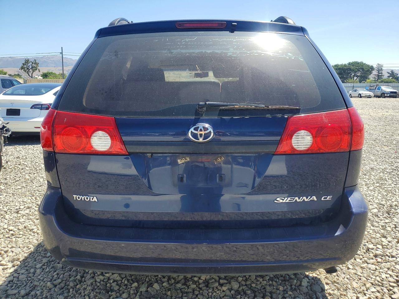 Toyota Sienna Ce 8-passenger