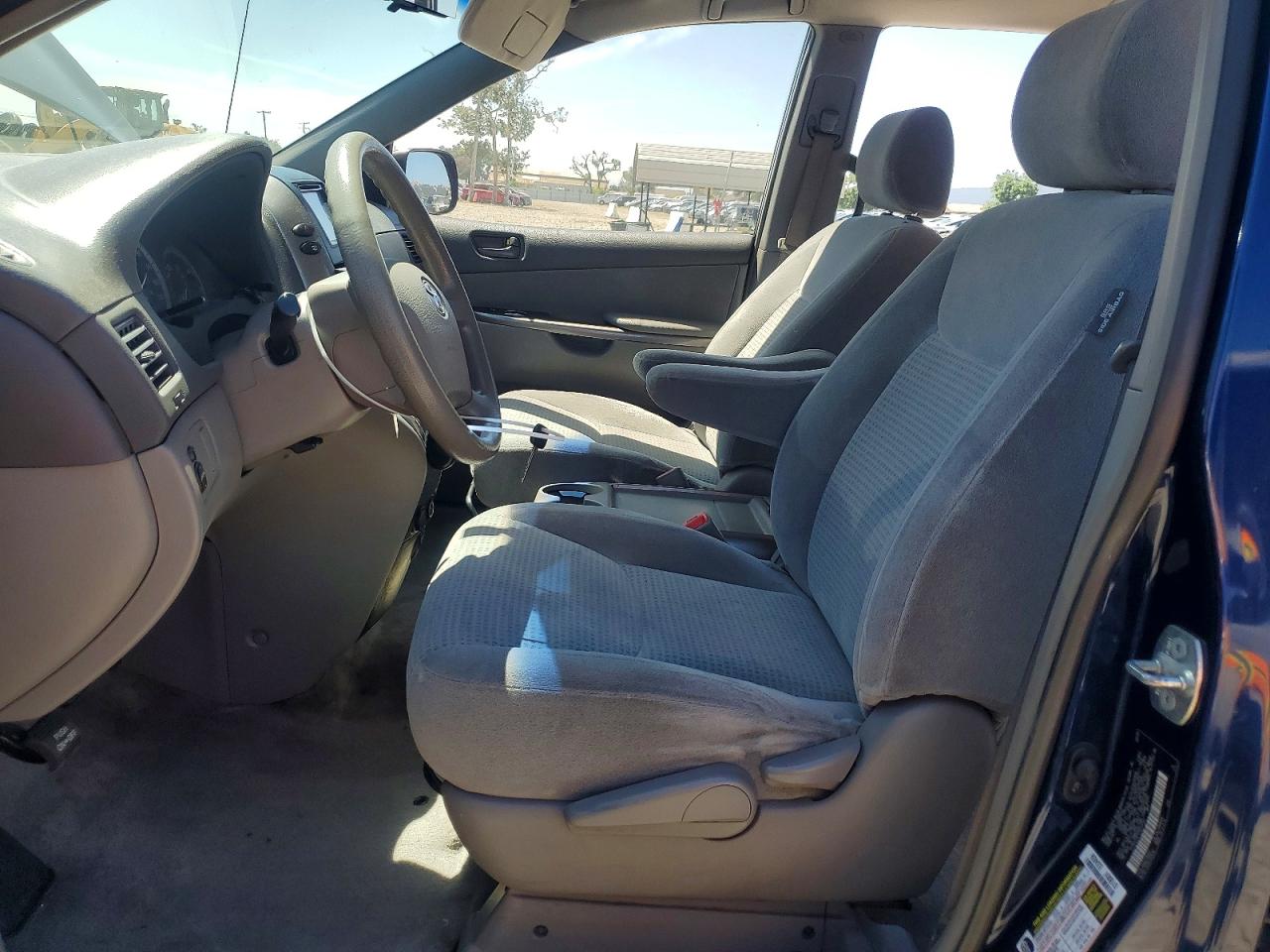 Toyota Sienna Ce 8-passenger