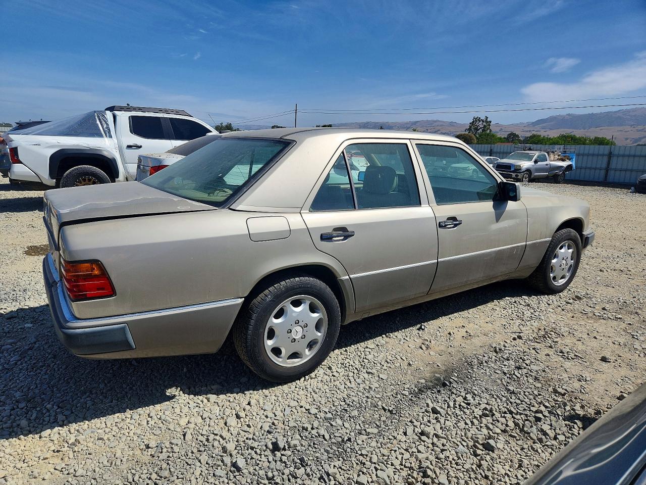 Mercedes-Benz 400-Class E