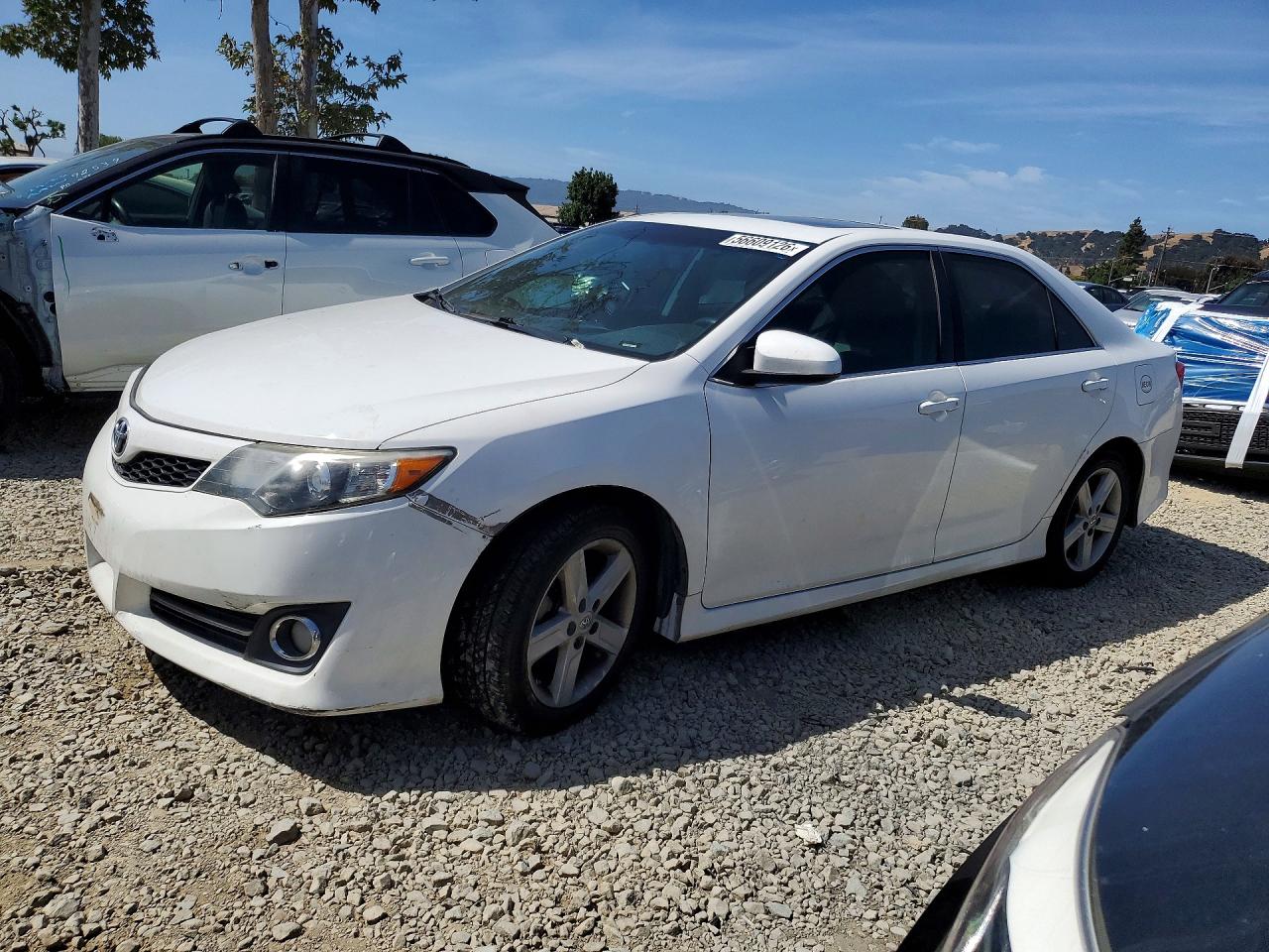 Salvage Toyota Camry Image
