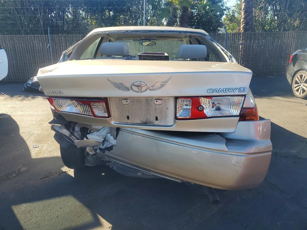 Toyota Camry Le