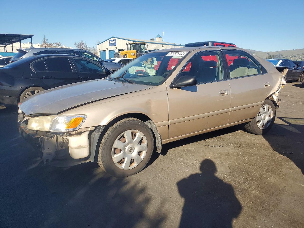 Salvage Toyota Camry Image