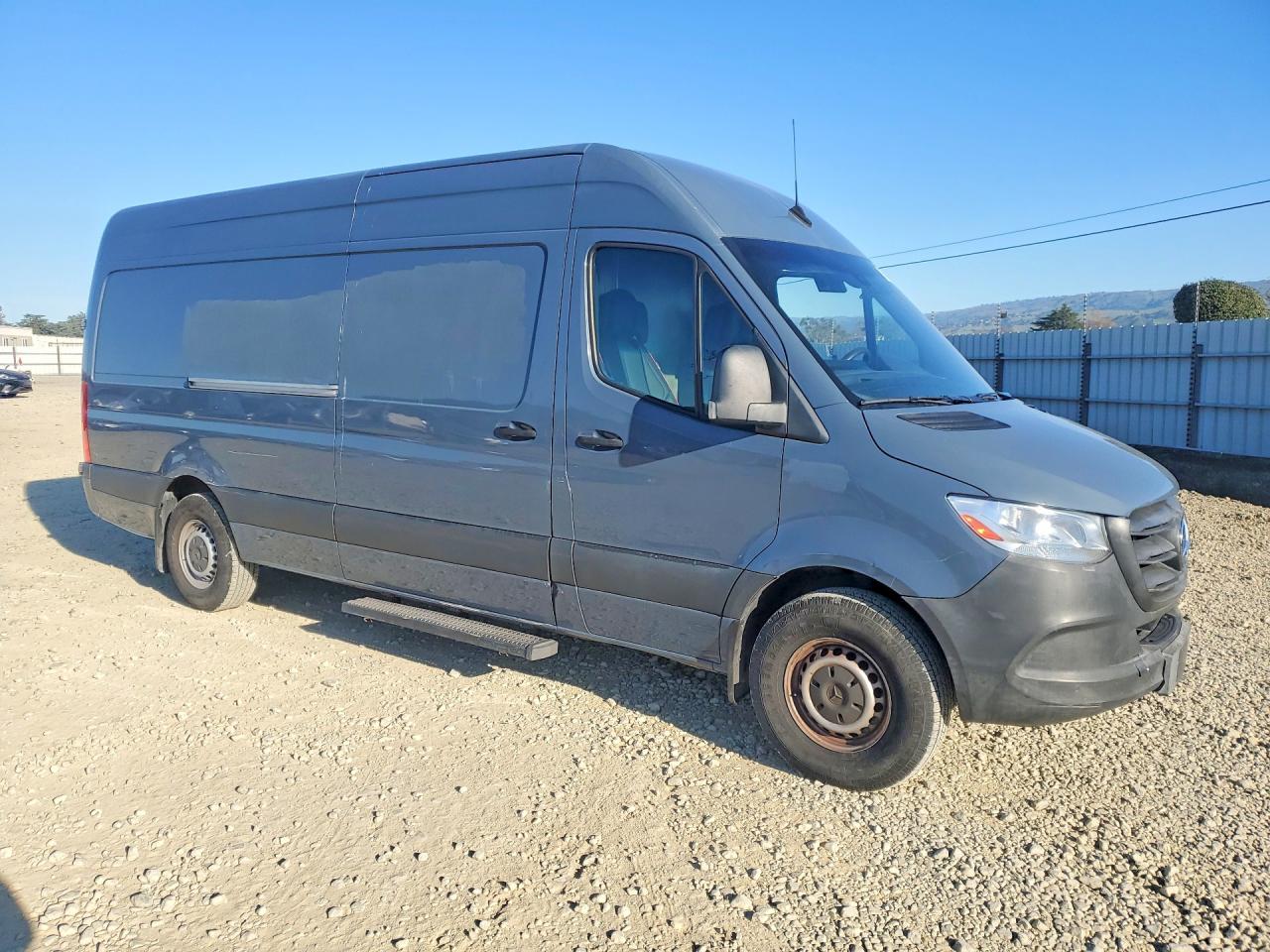 Mercedes-Benz Sprinter 2500