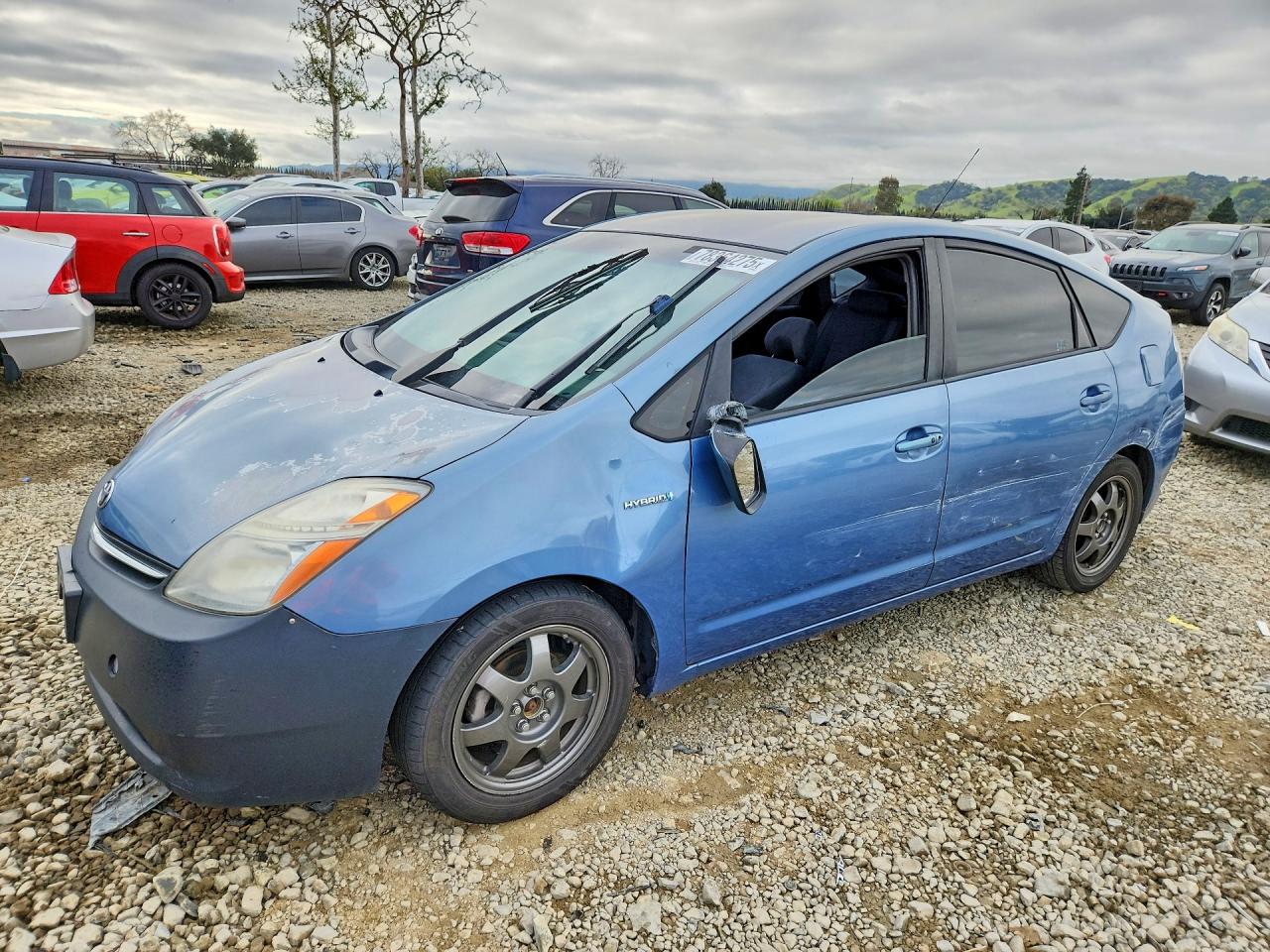 Salvage Toyota Prius Image