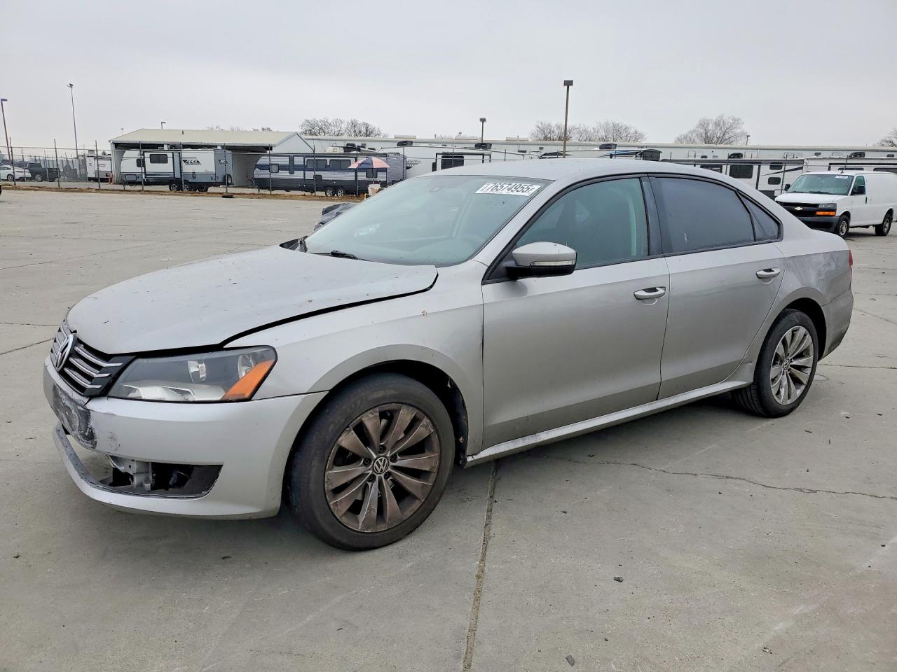 Salvage Volkswagen Passat Image