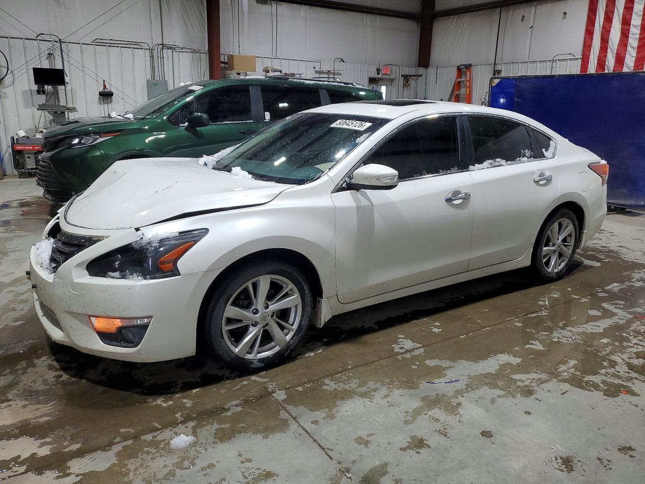 Salvage Nissan Altima Image
