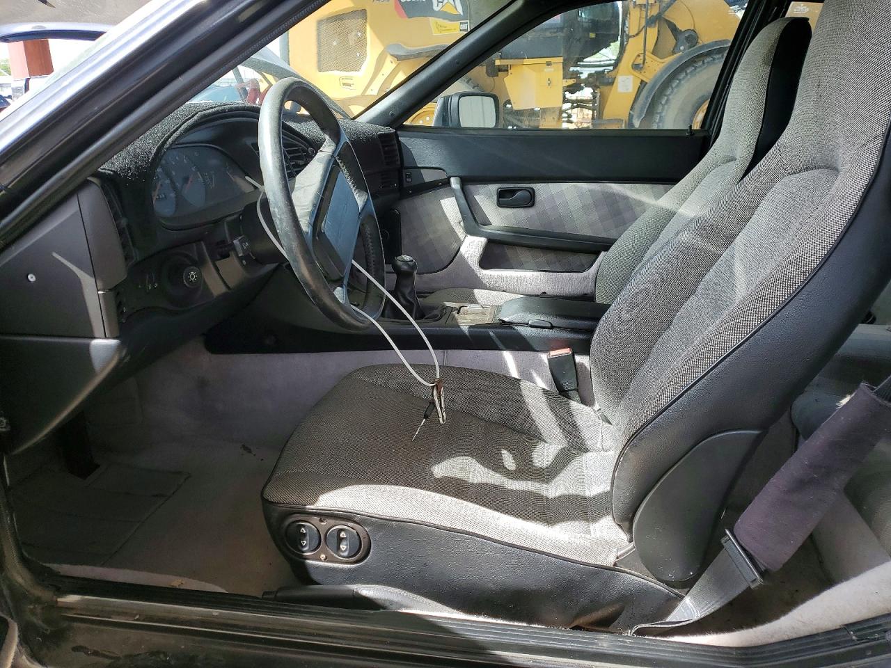 Porsche 944