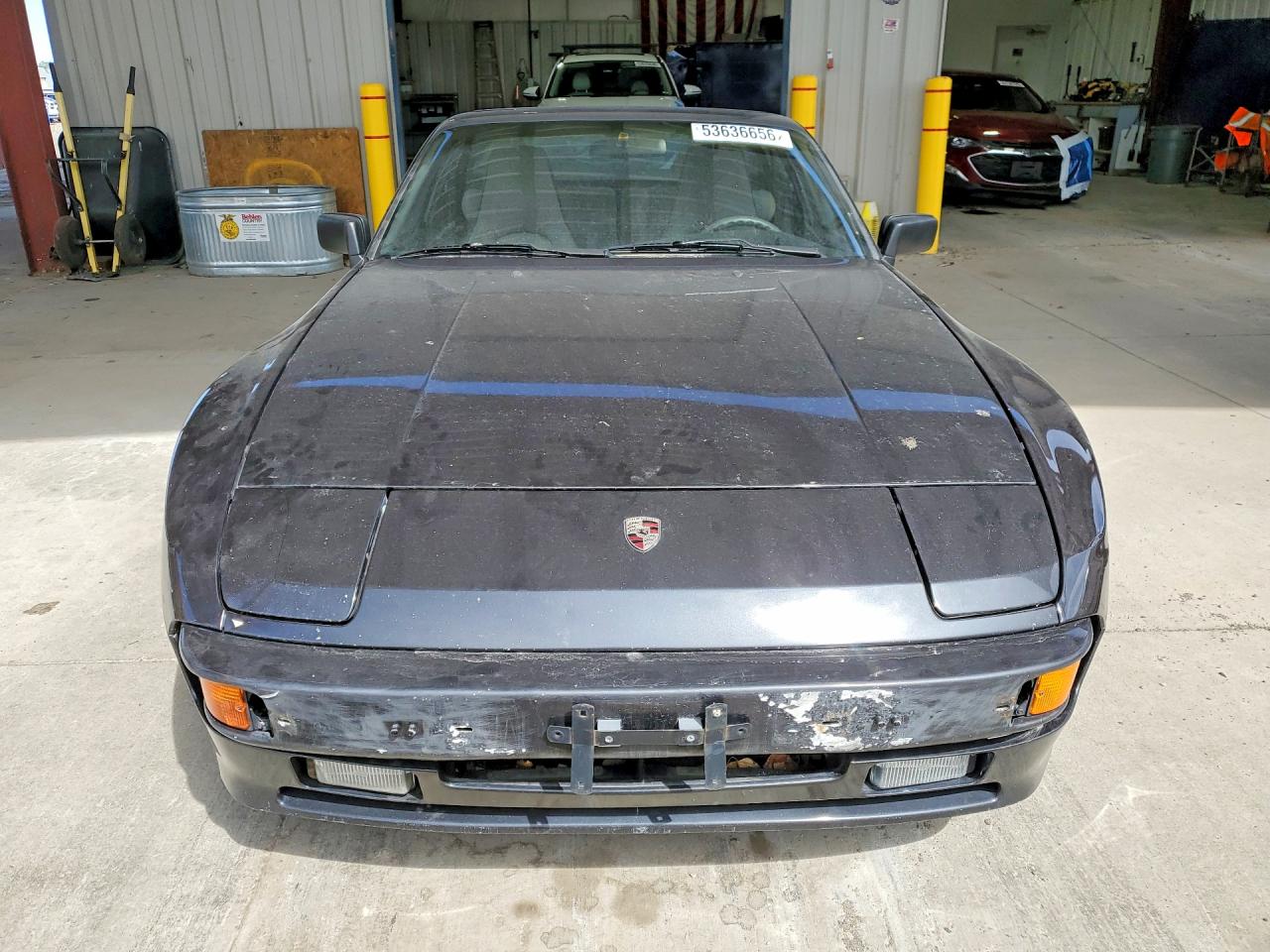 Porsche 944