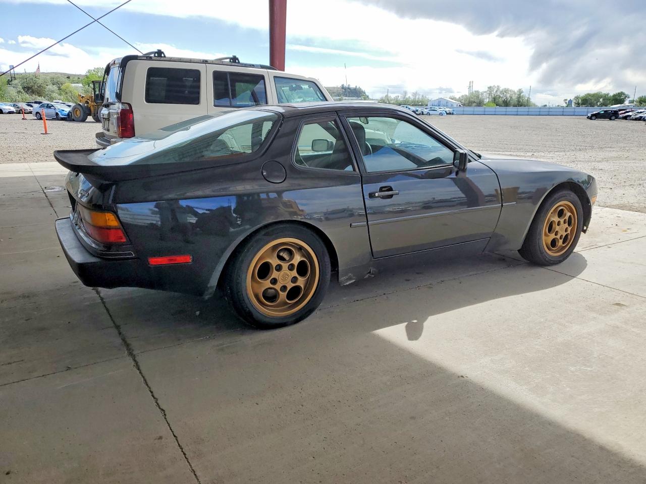 Porsche 944