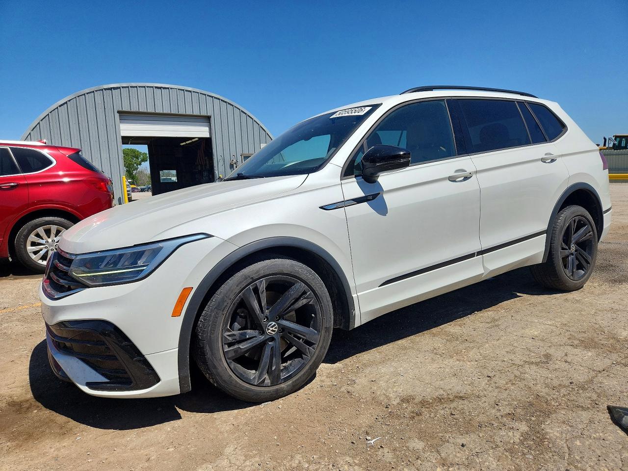 Salvage Volkswagen Tiguan Image