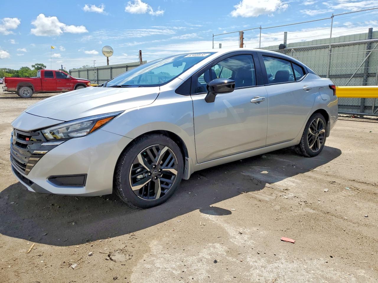 Salvage Nissan Versa Image