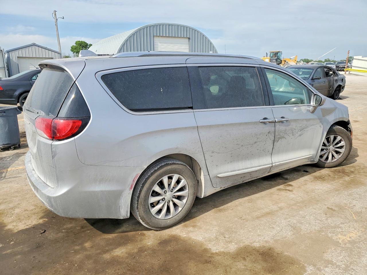 Chrysler Pacifica Touring L