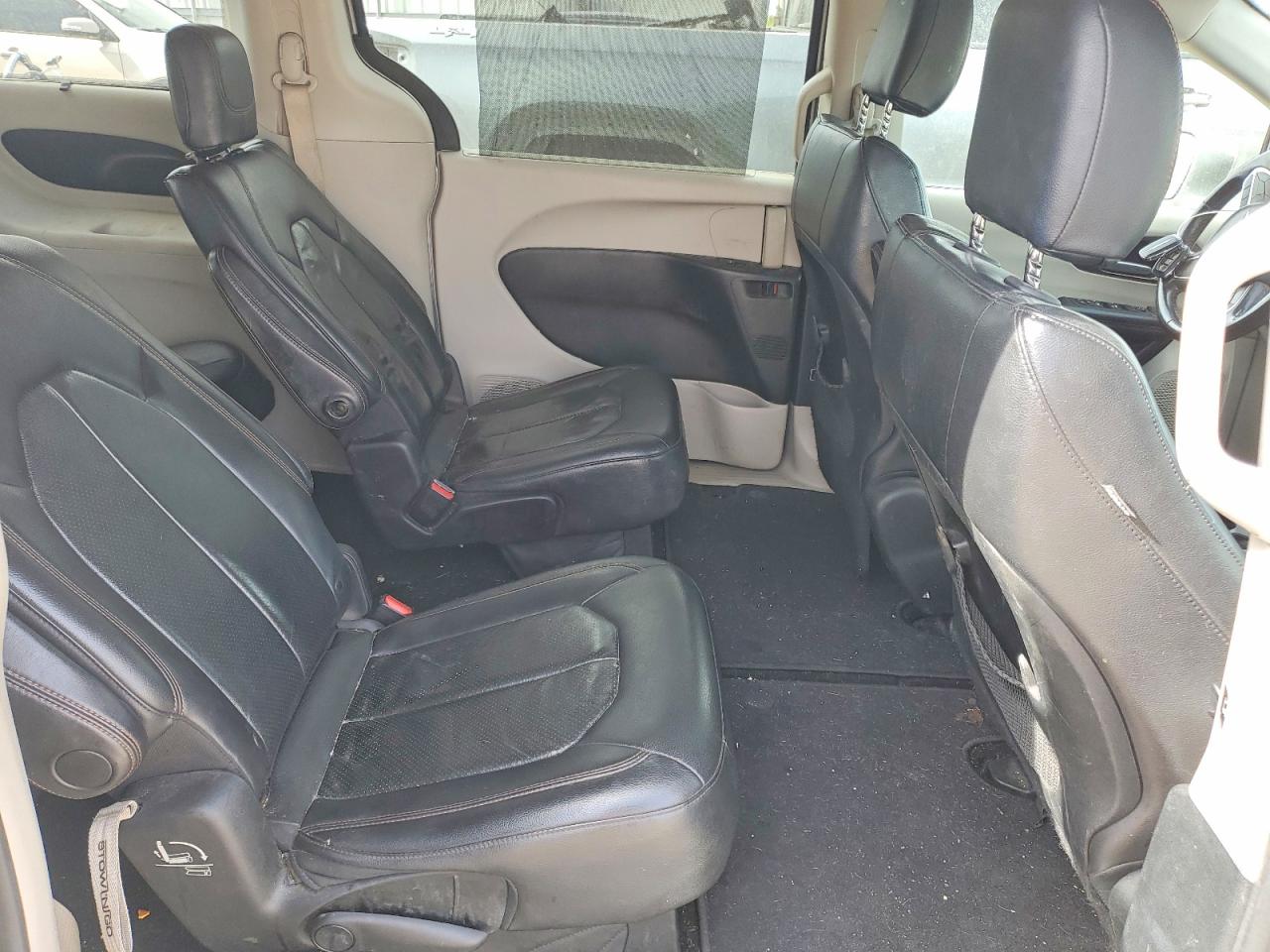Chrysler Pacifica Touring L