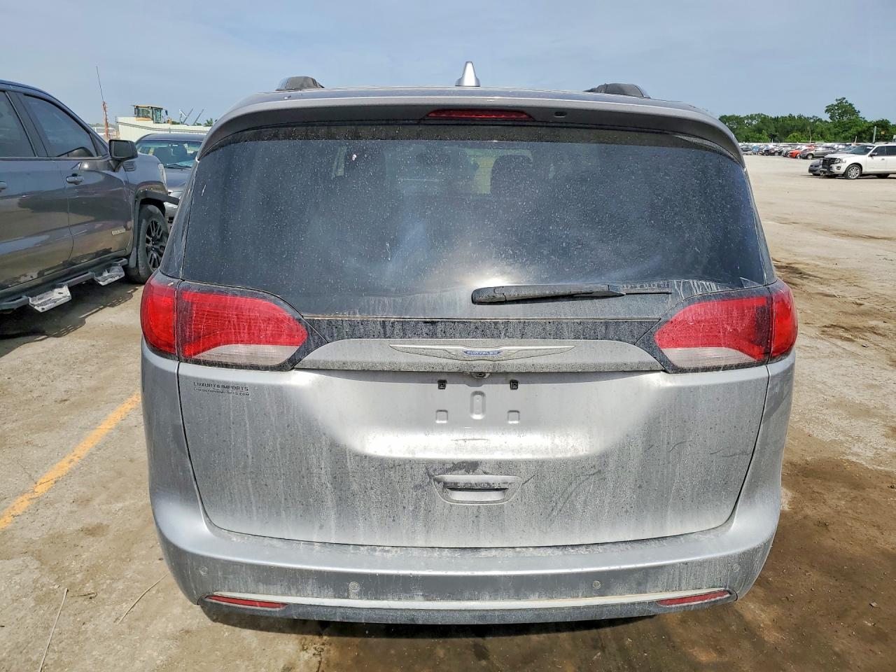 Chrysler Pacifica Touring L