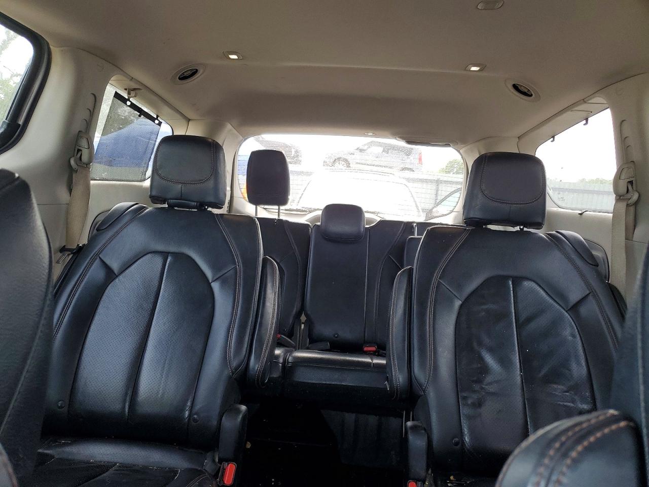 Chrysler Pacifica Touring L