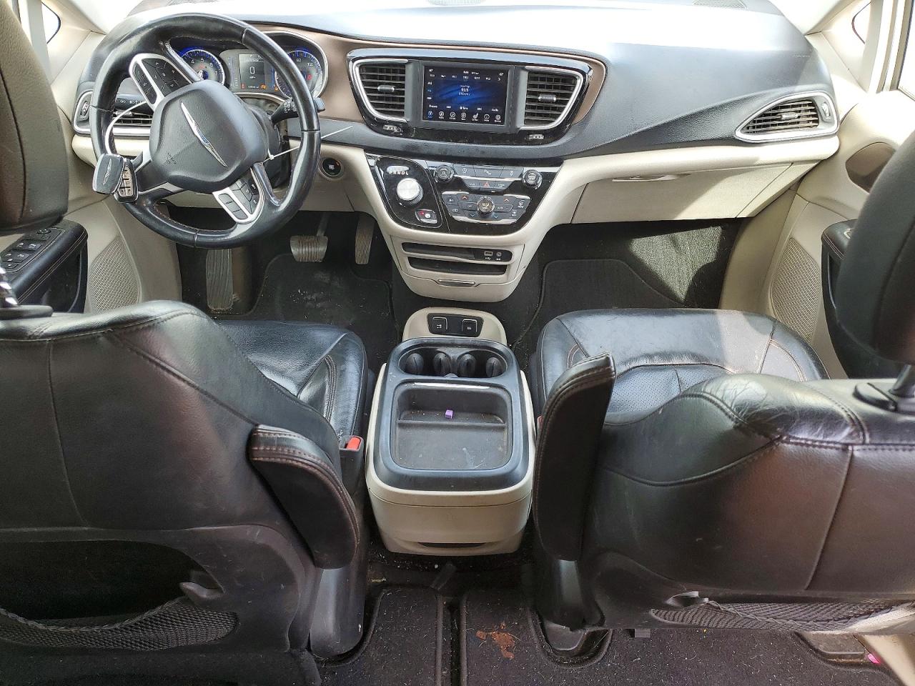 Chrysler Pacifica Touring L