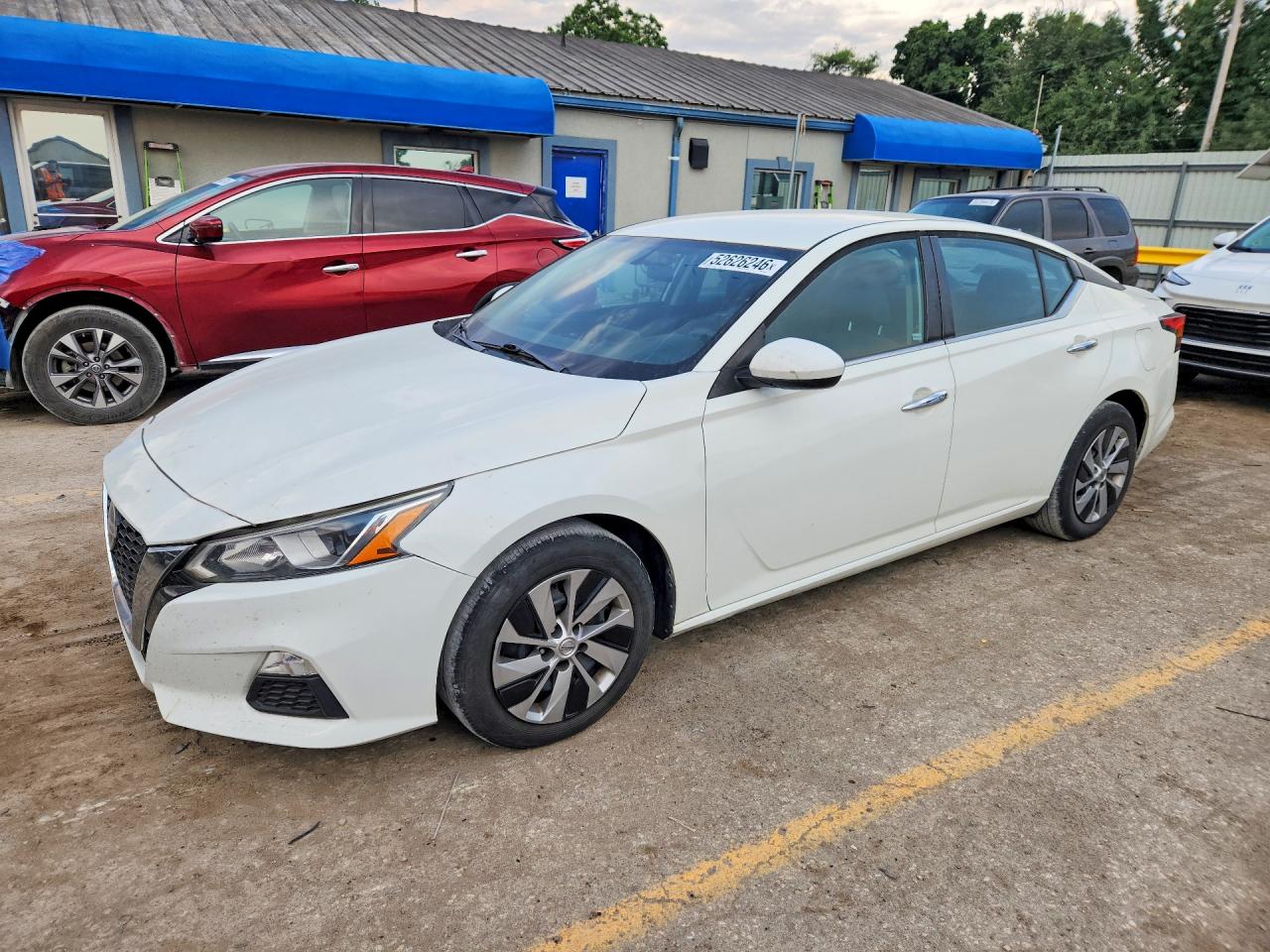 Salvage Nissan Altima Image