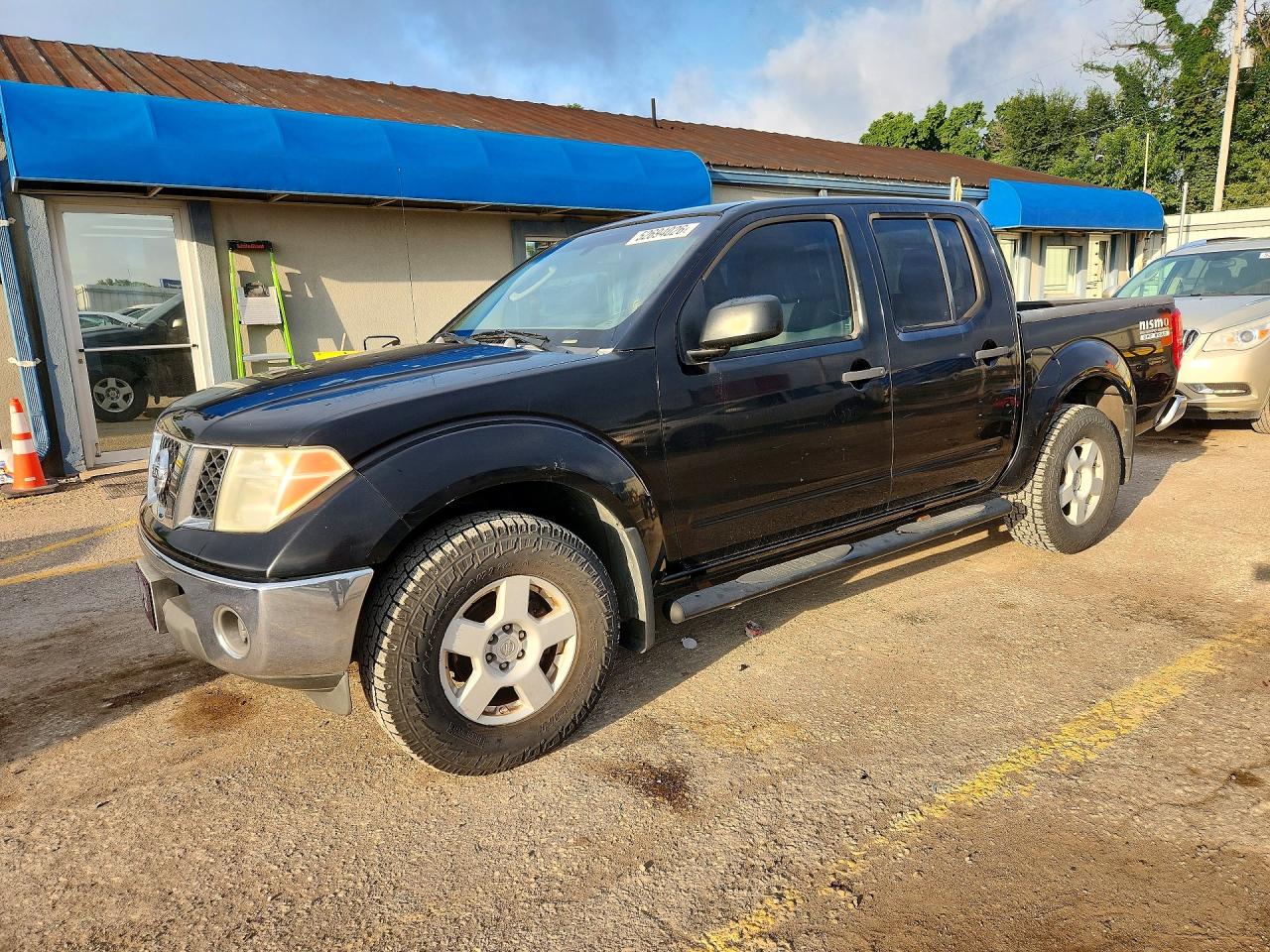 Salvage Nissan Frontier Image