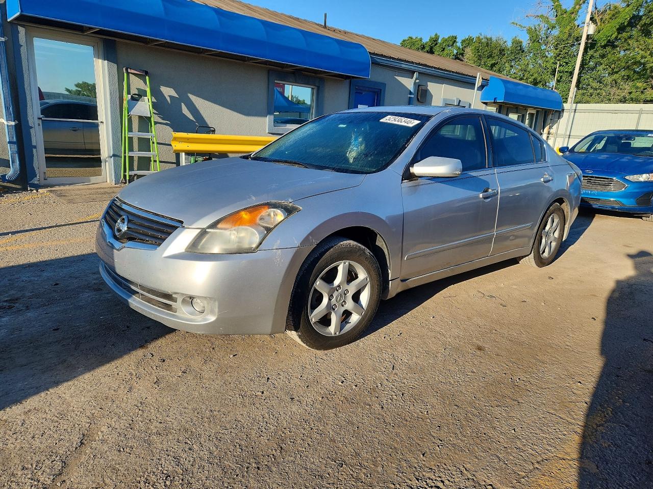 Salvage Nissan Altima Image