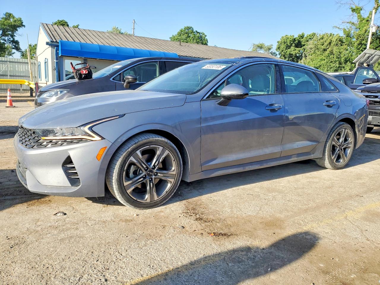 Salvage Kia K5 Image