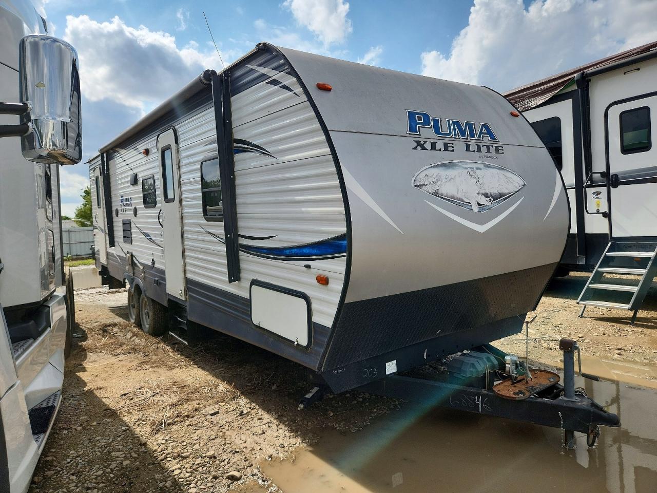 Salvage Puma 5th Wheel Image