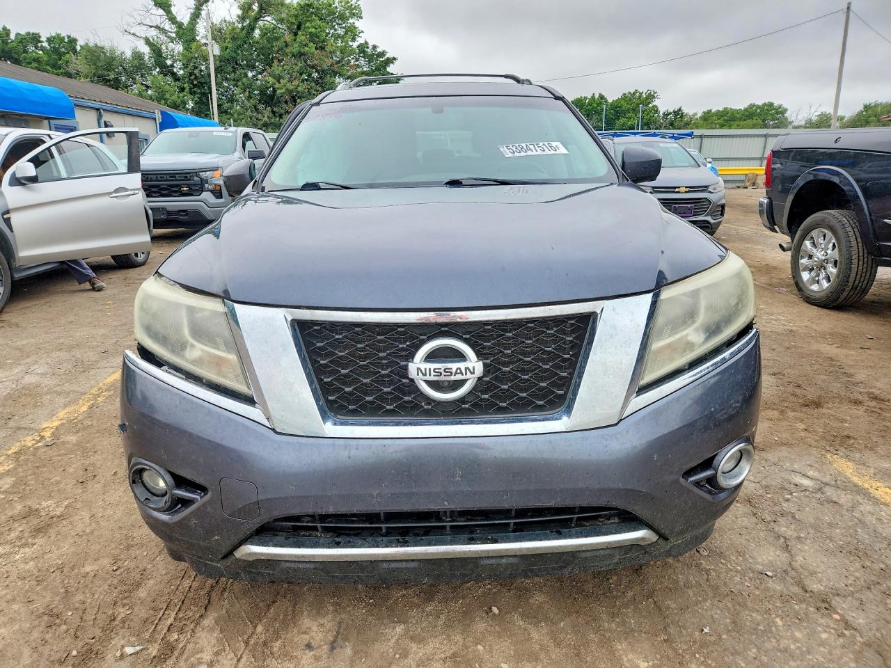 Nissan Pathfinder S