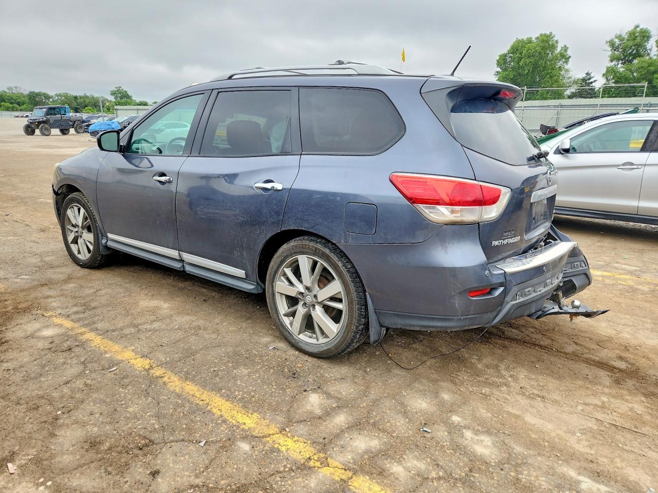 Nissan Pathfinder S