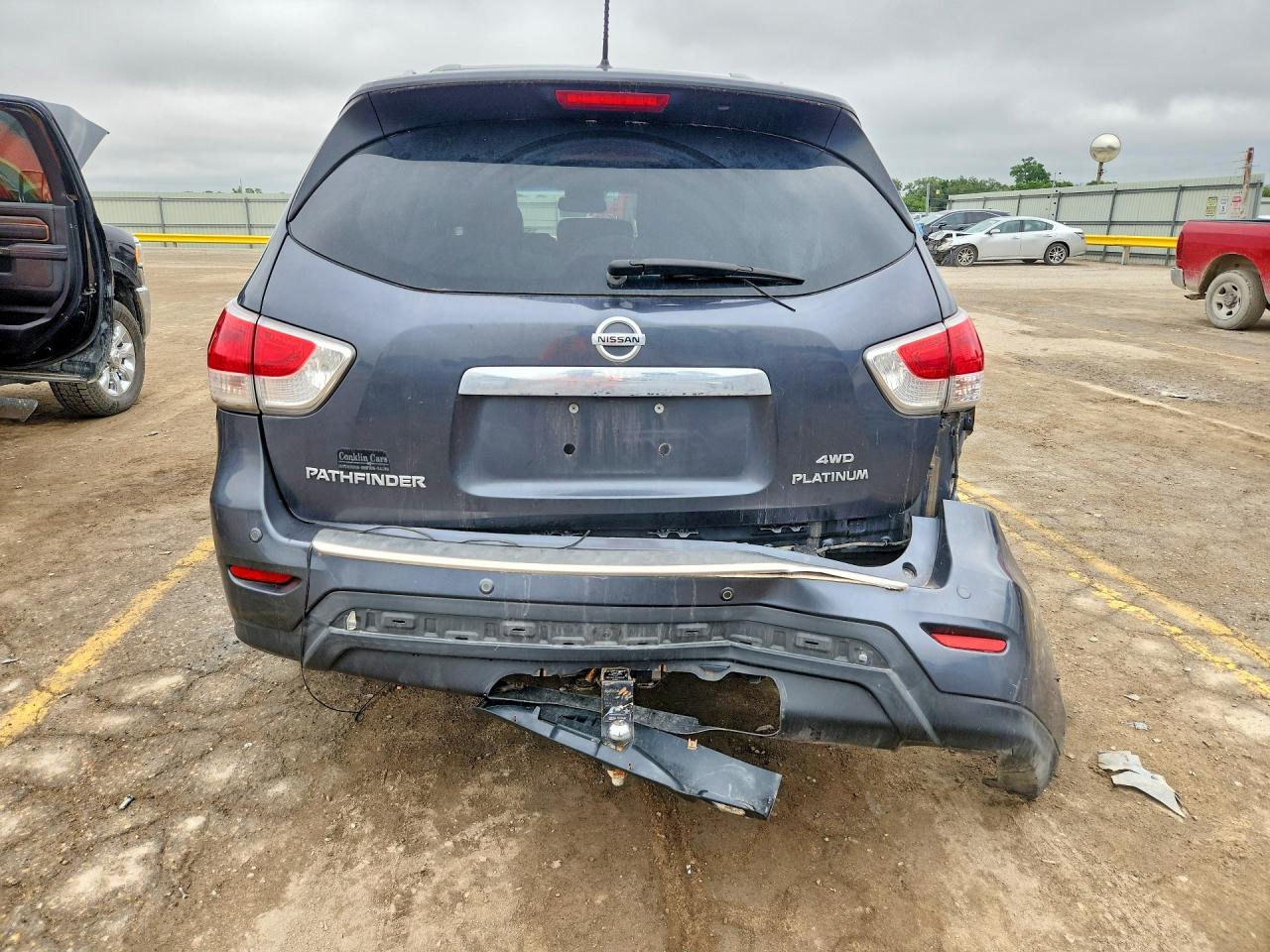 Nissan Pathfinder S