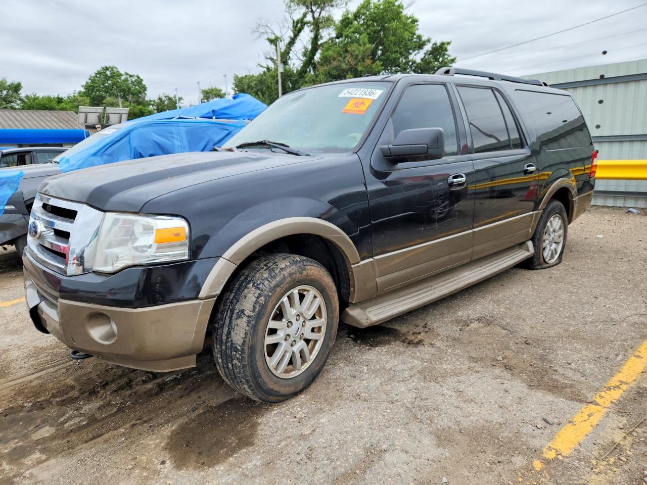 Salvage Ford Expedition Image