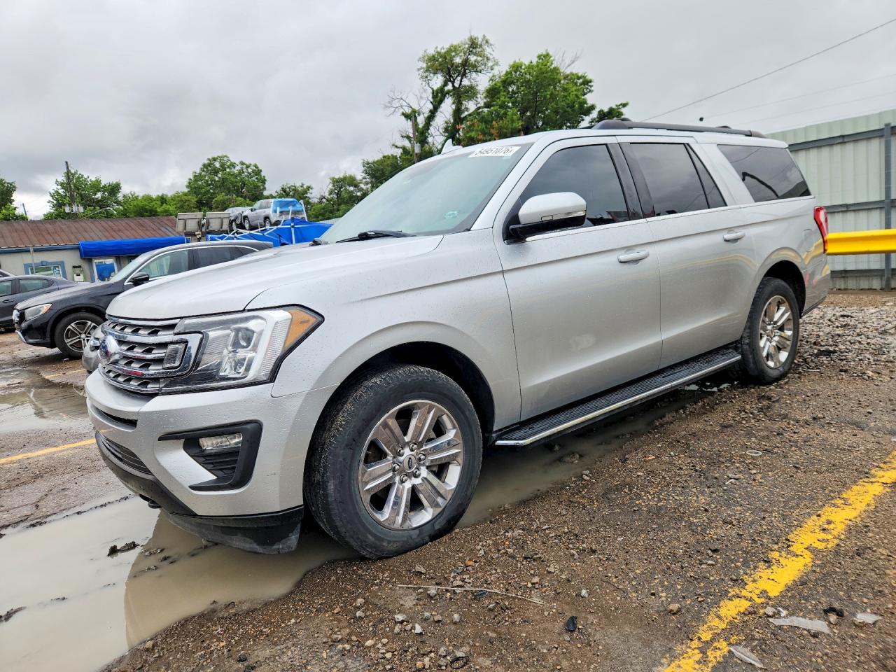 Salvage Ford Expedition Image